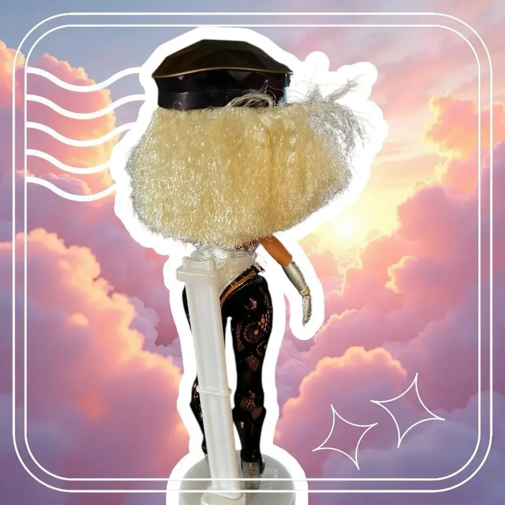 LOL SURPRISE  Remix Rock Band Fame Queen doll